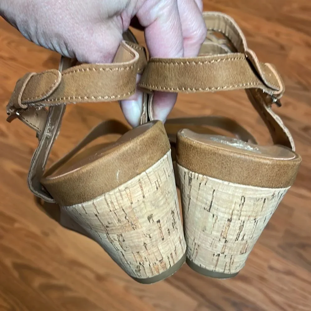 Tommy Hilfiger Heels Sandals, Wedge, Brown, Tan, 9.5